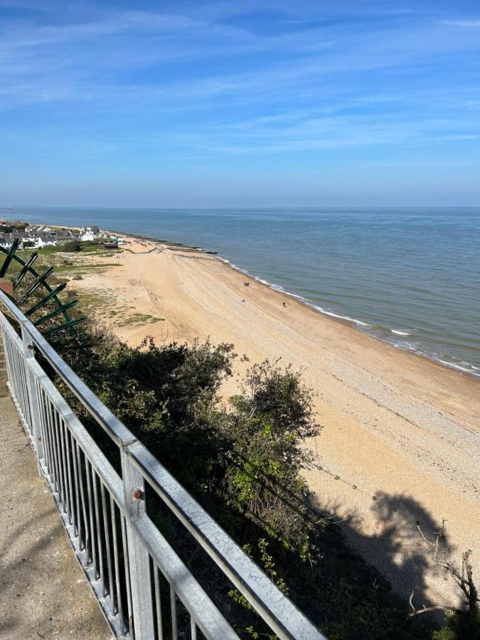 Escape To A Clifftop Chalet With Pool And Tennis Onsite - 1A Kingsdown Holiday Park Екстериор снимка