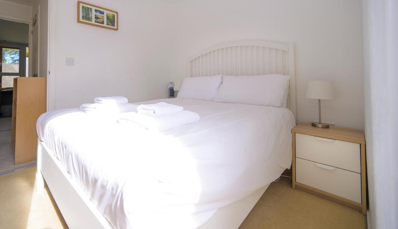 Escape To A Clifftop Chalet With Pool And Tennis Onsite - 1A Kingsdown Holiday Park Екстериор снимка