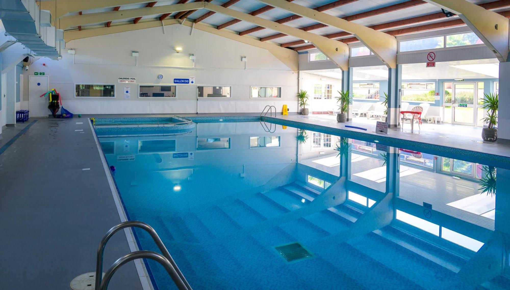 Escape To A Clifftop Chalet With Pool And Tennis Onsite - 1A Kingsdown Holiday Park Екстериор снимка