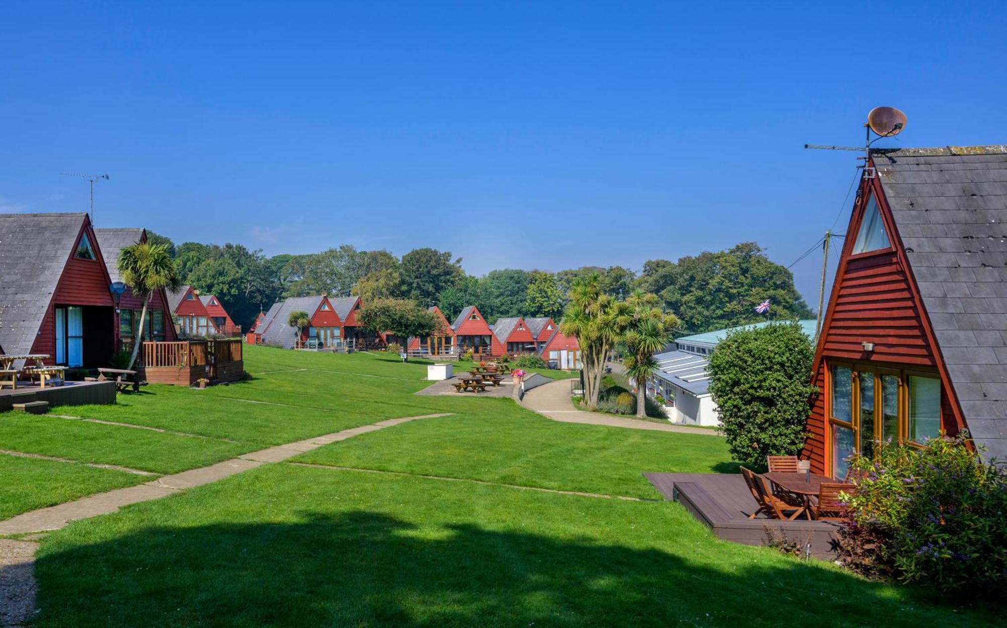 Escape To A Clifftop Chalet With Pool And Tennis Onsite - 1A Kingsdown Holiday Park Екстериор снимка