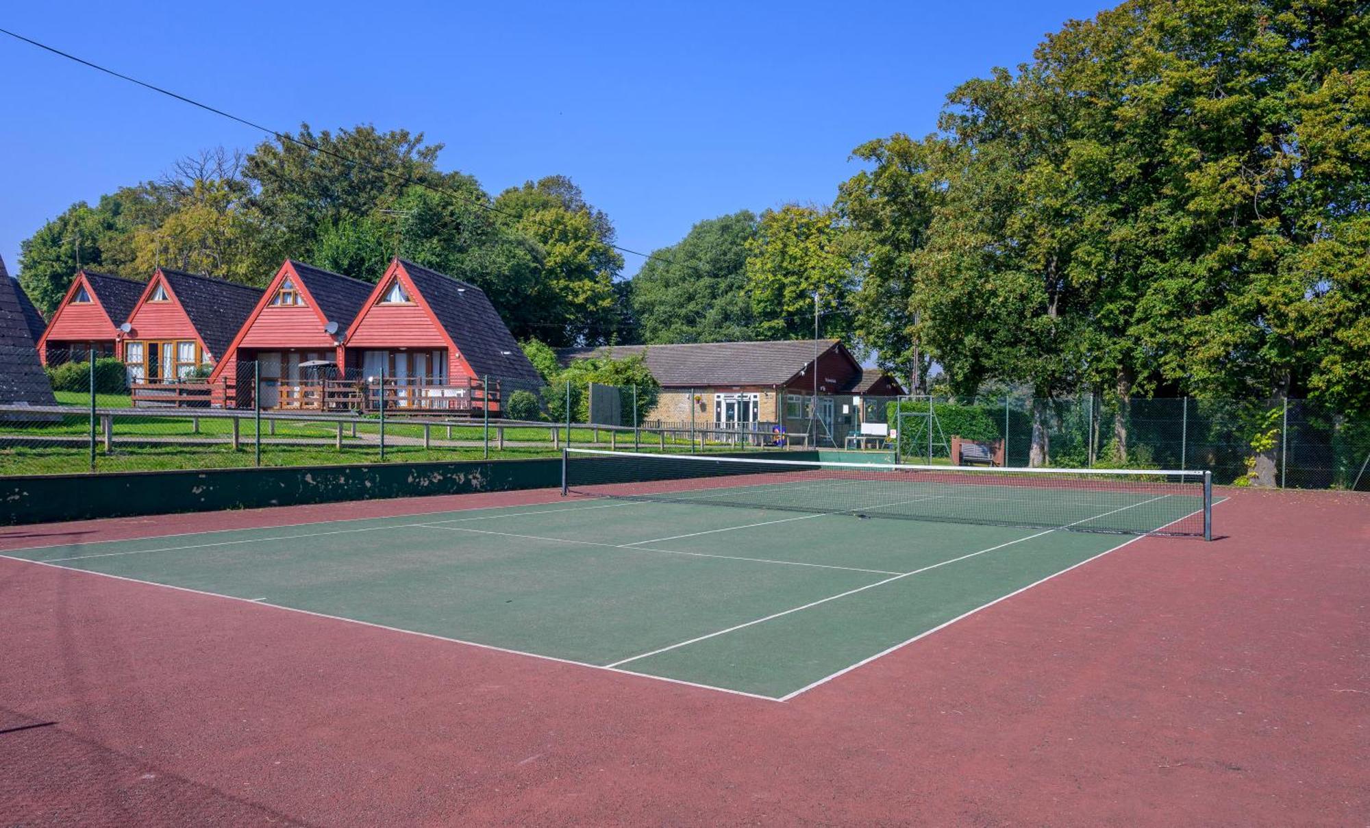 Escape To A Clifftop Chalet With Pool And Tennis Onsite - 1A Kingsdown Holiday Park Екстериор снимка