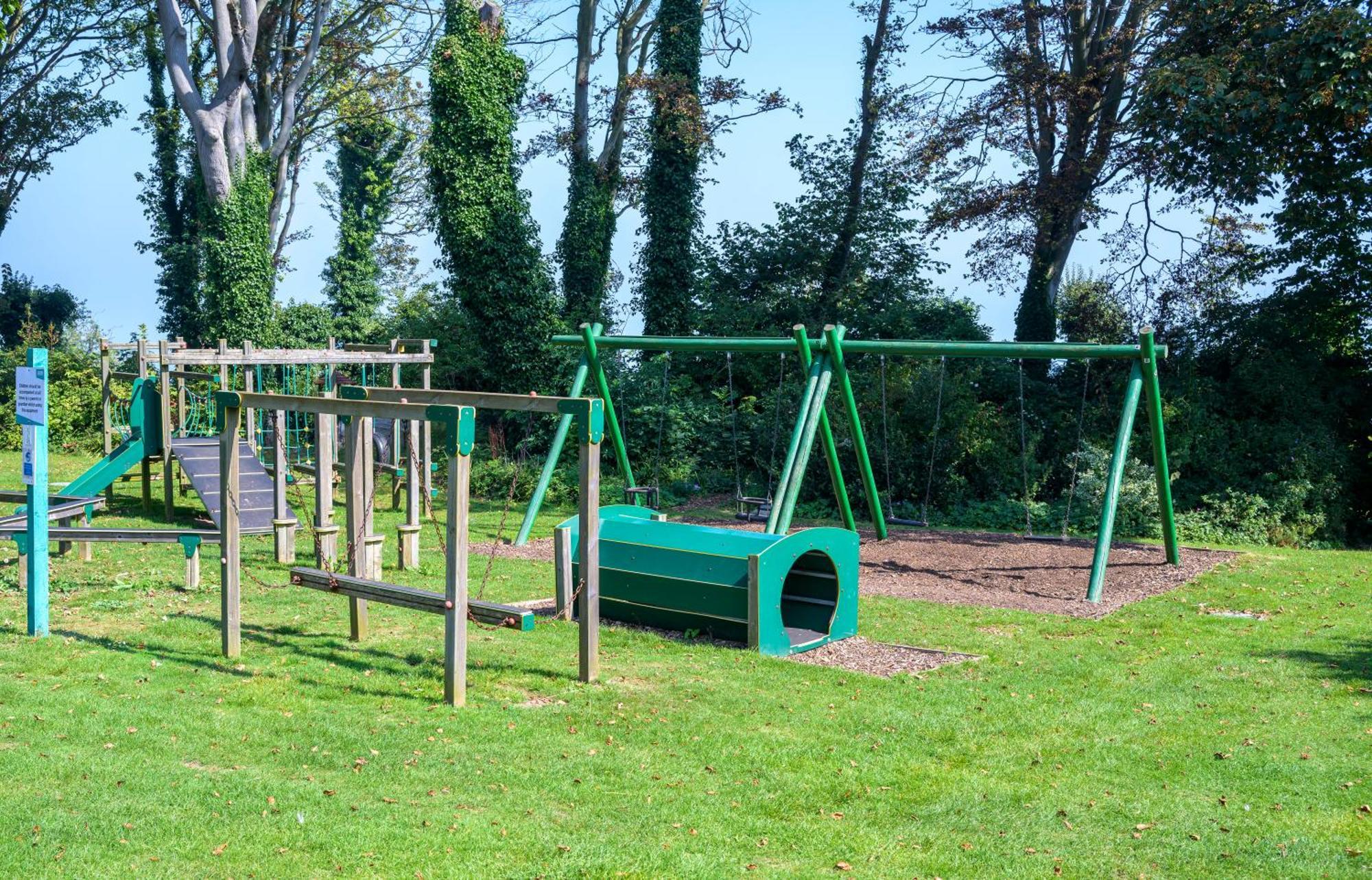 Escape To A Clifftop Chalet With Pool And Tennis Onsite - 1A Kingsdown Holiday Park Екстериор снимка
